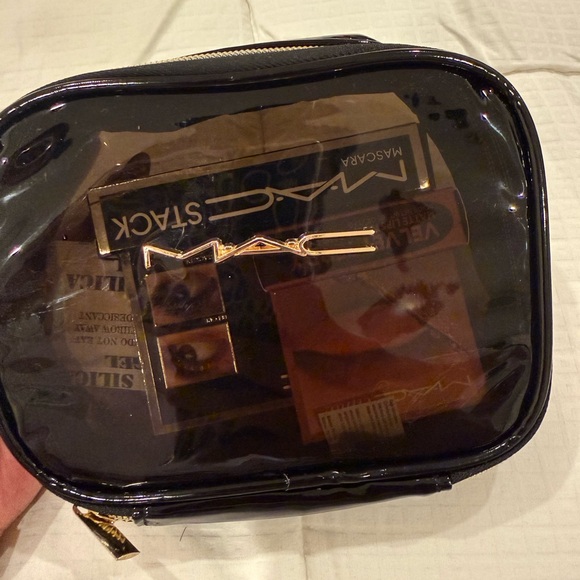 MAC Cosmetics Makeup Set with Black Case NEW - Picture 1 of 4